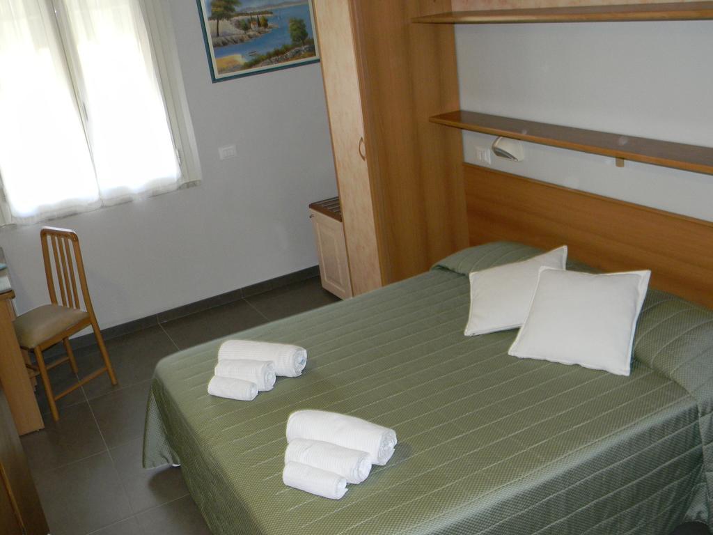 Hotel Parma Mare Марина-ди-Масса Номер фото