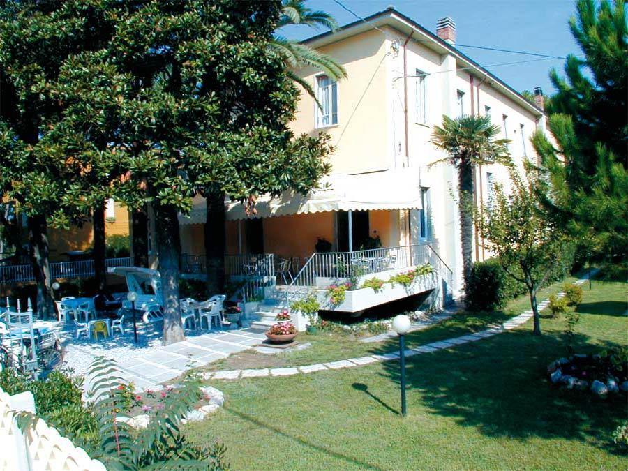 Hotel Parma Mare Марина-ди-Масса Экстерьер фото