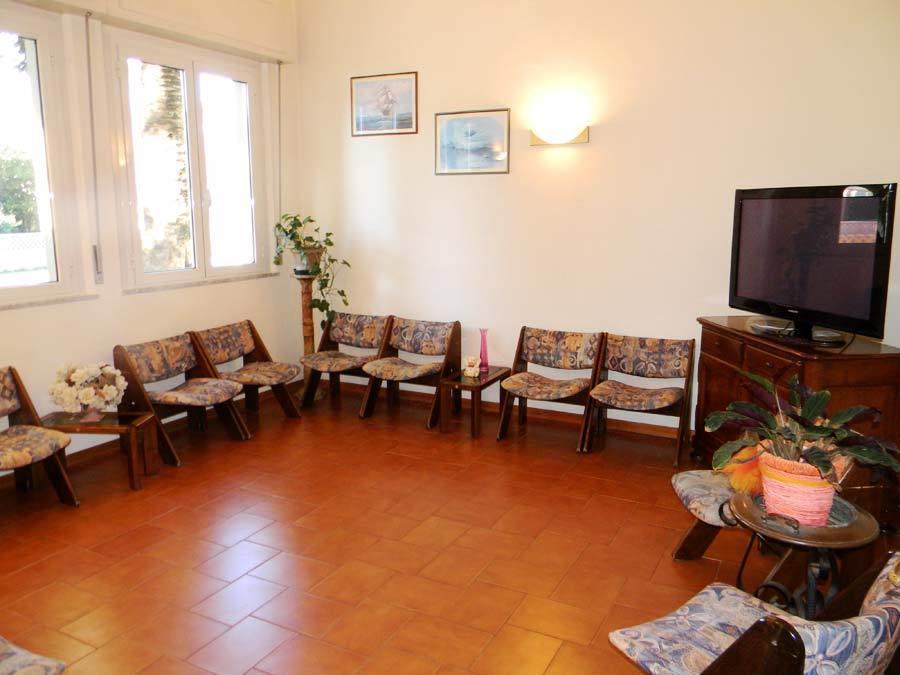 Hotel Parma Mare Марина-ди-Масса Экстерьер фото