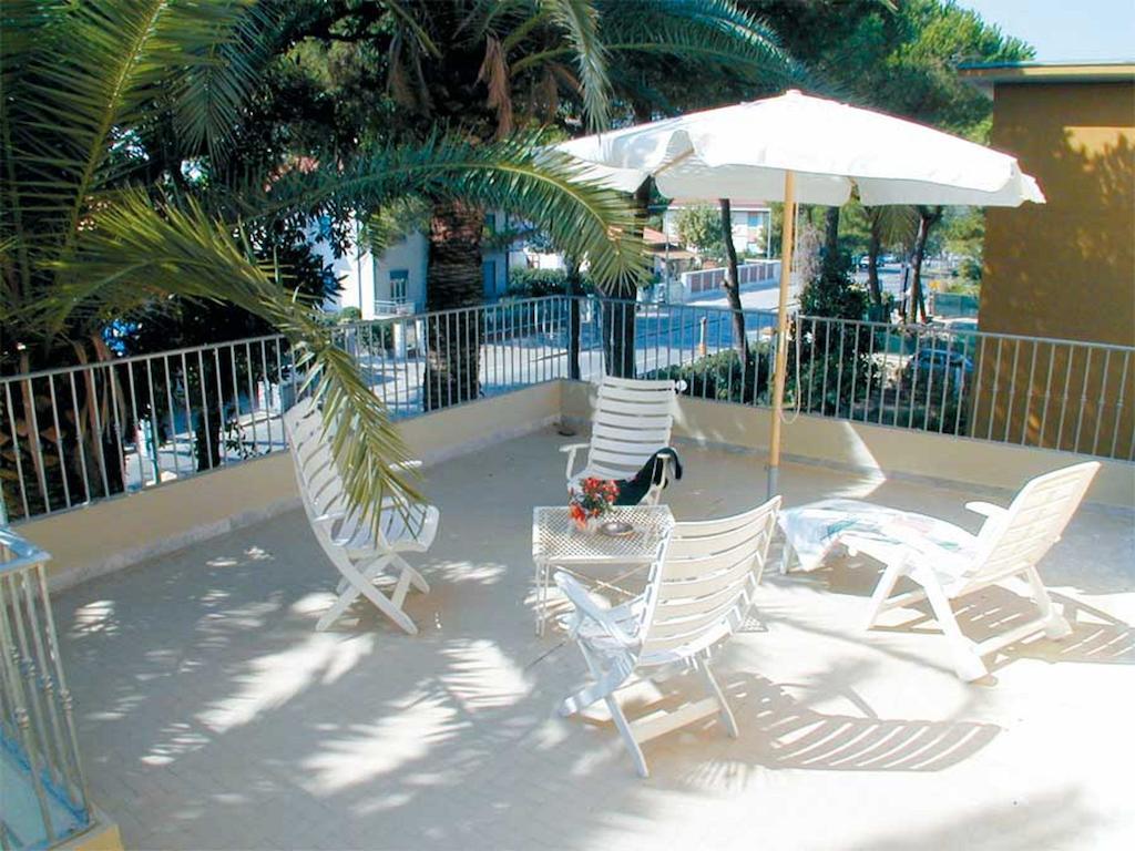 Hotel Parma Mare Марина-ди-Масса Экстерьер фото