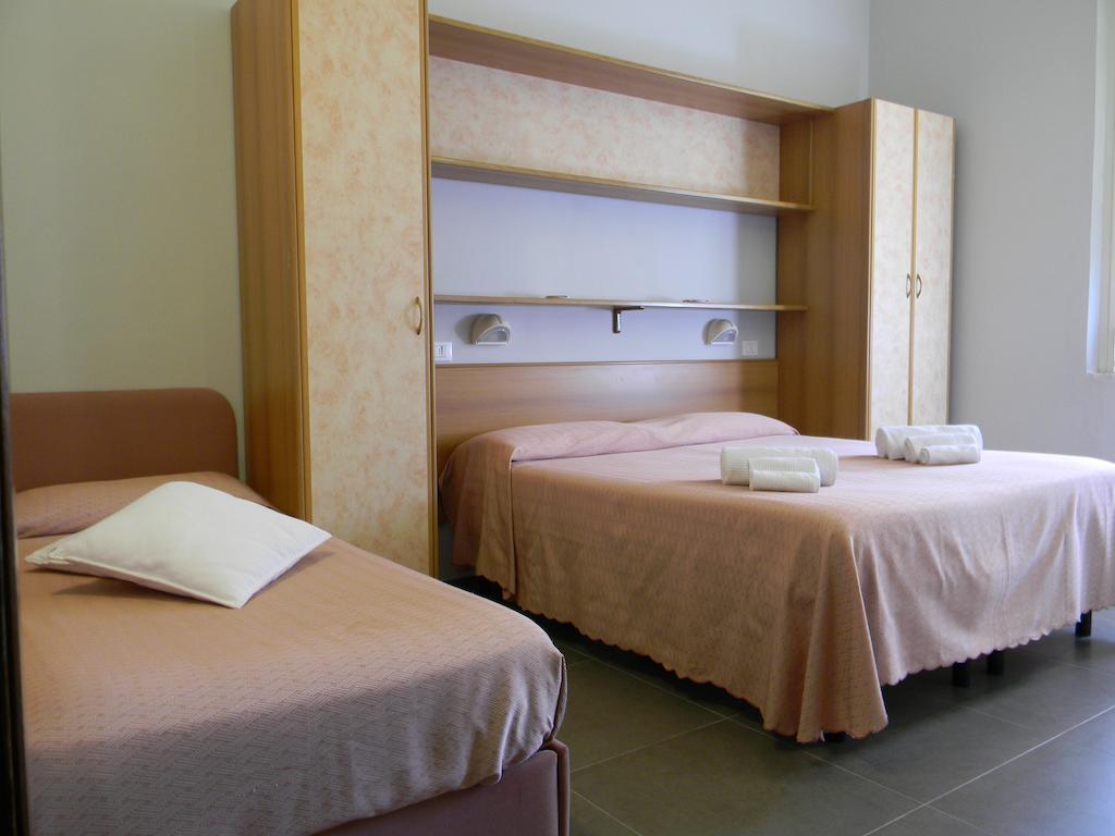 Hotel Parma Mare Марина-ди-Масса Номер фото